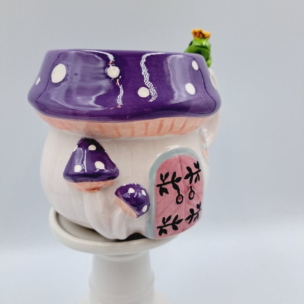 10 Strawberry Street Fairycore Toadstool Mushroom Ceramic Mug & Frog Prince - Picture 2 of 8